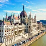 Relaxing Spacious Balcony Super Near Opera * Budapest