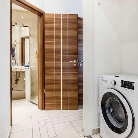 Relaxing Spacious Balcony Super Near Opera Budapeşte