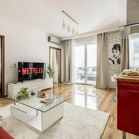 Daire Relaxing Spacious Balcony Super Near Opera *