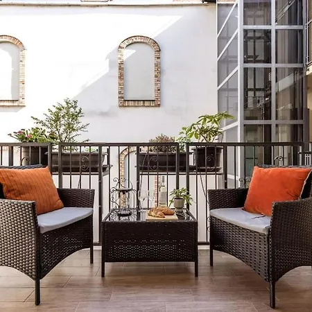 Relaxing Spacious Balcony Super Near Opera Lägenhet Budapest