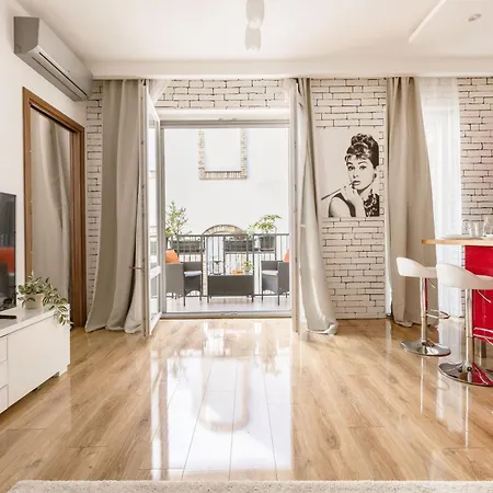 Relaxing Spacious Balcony Super Near Opera 아파트 *