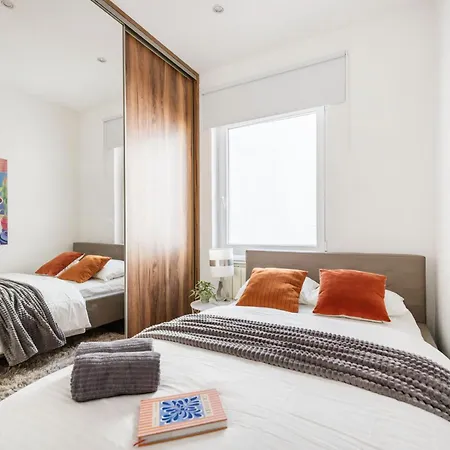 Relaxing Spacious Balcony Super Near Opera 부다페스트