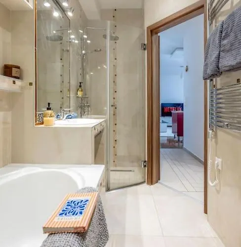 Relaxing Spacious Balcony Super Near Opera Apartament Budapesta