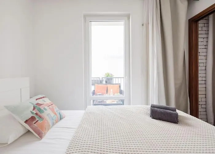 Relaxing Spacious Balcony Super Near Opera דירה *