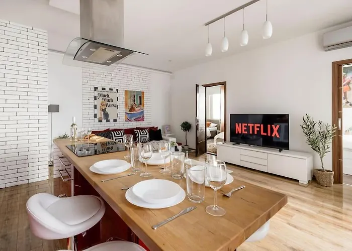 Apartament Relaxing Spacious Balcony Super Near Opera *