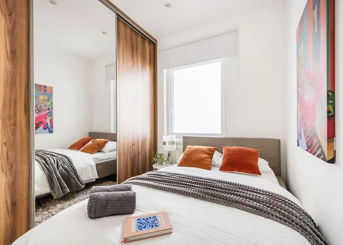 Relaxing Spacious Balcony Super Near Opera